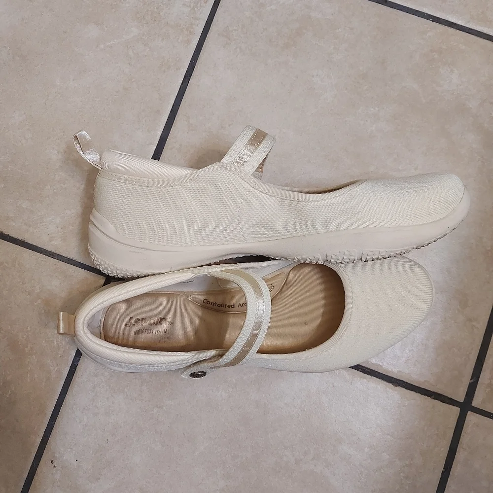 Mary Jane style. JSport (a line by Jambu & Co.). Melody ColorCream Size 8M